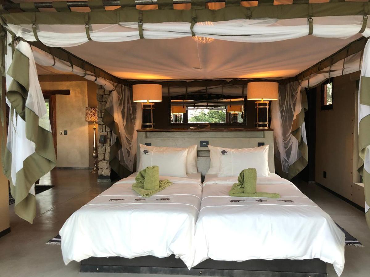Etosha Oberland Lodge 오카우쿠에요 외부 사진