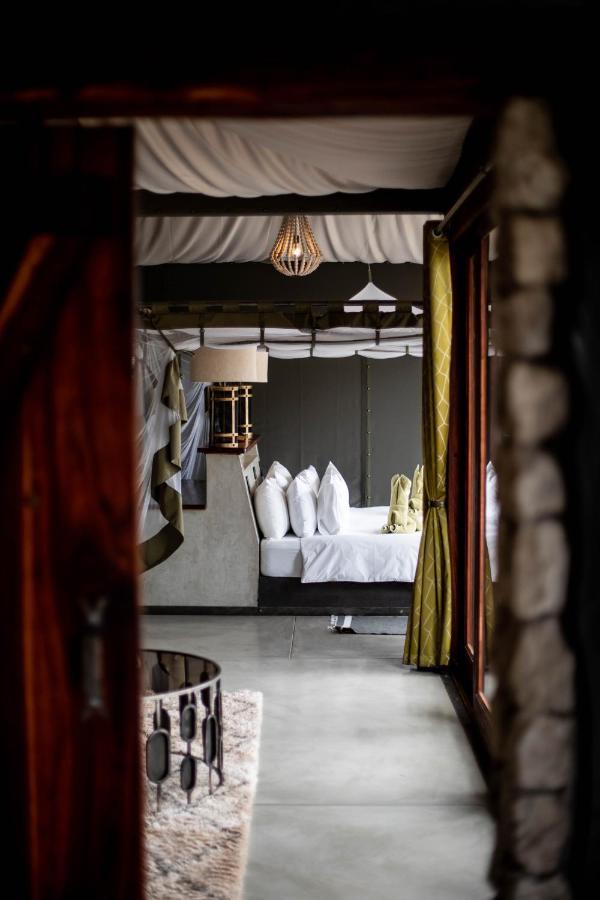 Etosha Oberland Lodge 오카우쿠에요 외부 사진
